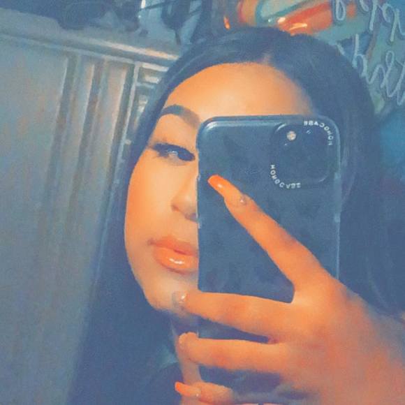 Meet your Posher, Melanie - Picture 1 of 1